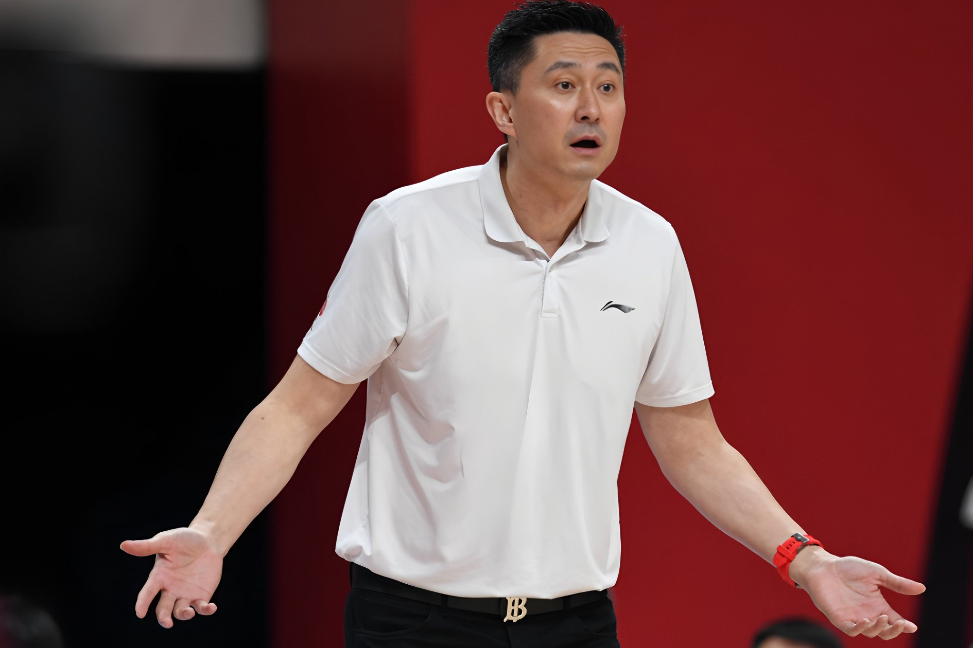 浙江队主帅复盘备战CBA常规赛俄克拉荷马雷霆赛前内部沟通，浙江队转会期状态回暖瞬间刷屏