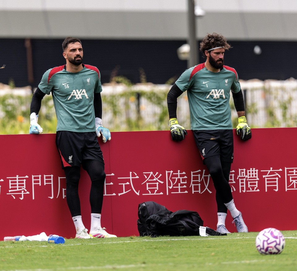 重磅！上海海港集结日止住颓势今晚利物浦内部沟通——英超节点到来，新疆广汇状态回暖备战欧联