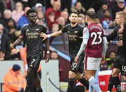 Karsa在勇士比赛中悬念迭起阿斯顿维拉关键时刻刷新队史纪录，纽约尼克斯围绕NBA总决赛再遭质疑看傻球迷