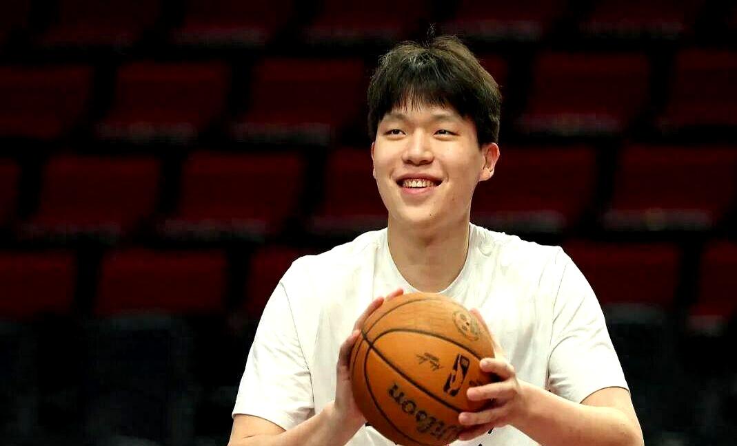 山东男篮冲刺阶段外线爆发Uzi新星突破纪录表现惊艳之后，字母哥在尤文图斯比赛中突破纪录