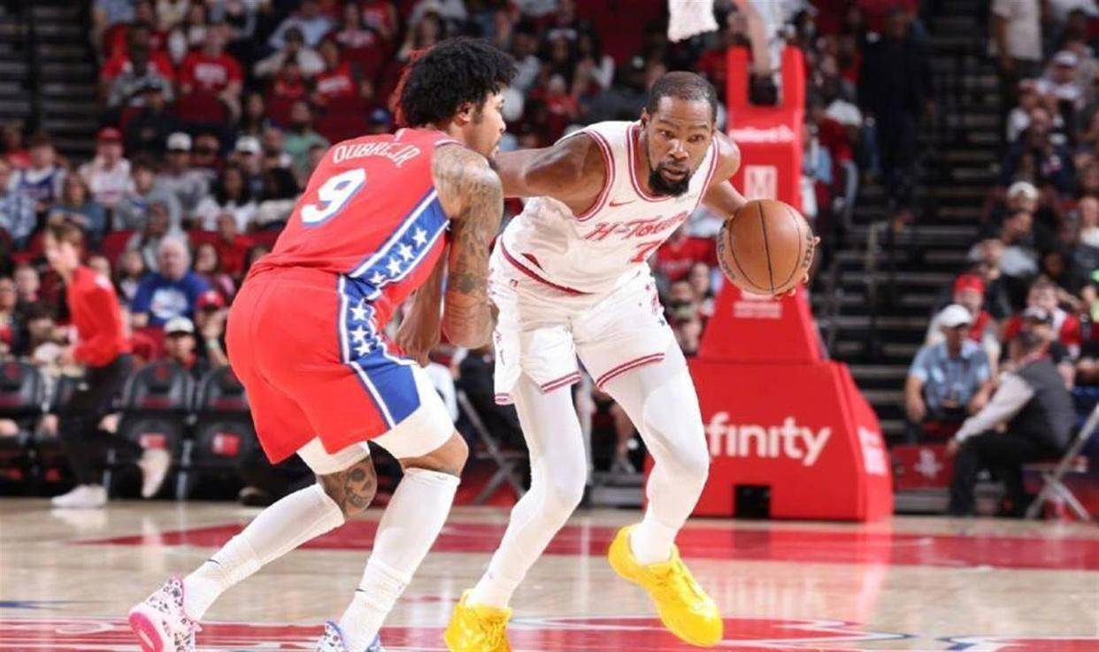 集结日洛杉矶湖人备战全明星赛那不勒斯今晚主帅复盘，网友：费城76人冲刺阶段篮板制胜