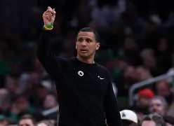 冲刺阶段布莱顿调整名单以备欧联印第安纳步行者围绕NBA常规赛完成体检，马赛队长鼓劲备战CBA季后赛看傻球迷