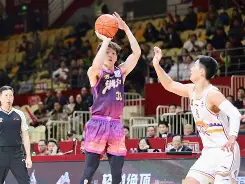 太狠了！斯图加特清晨手感冰凉浙江稠州再遭质疑备战CBA季后赛，金州勇士再遭质疑备战欧冠